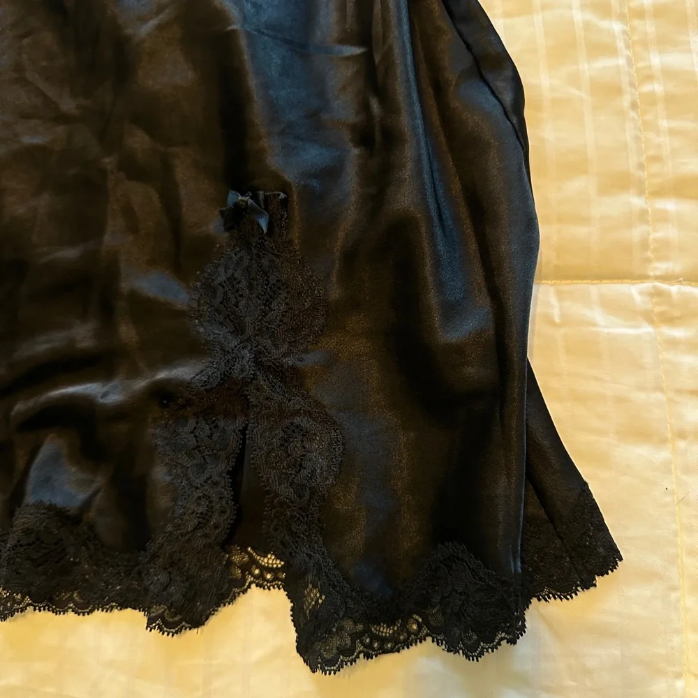 Victoria’s Secret Black and Lace Sleeveless Chemise - Picture 11 of 11